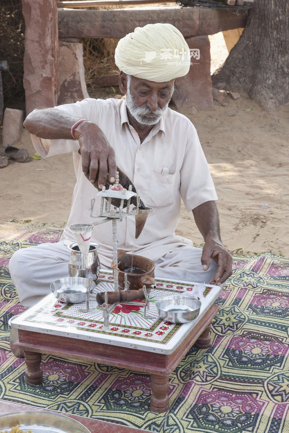 Afghans drinking tea around a samovar – Tea.com