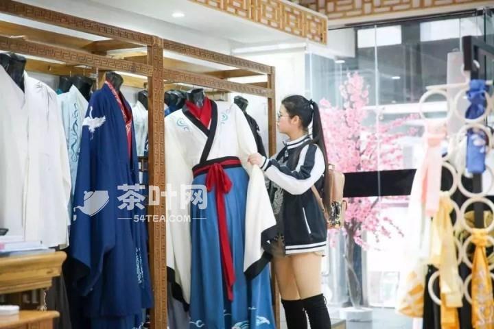 成都街头汉服扎堆，为什么成都穿汉服的这么多